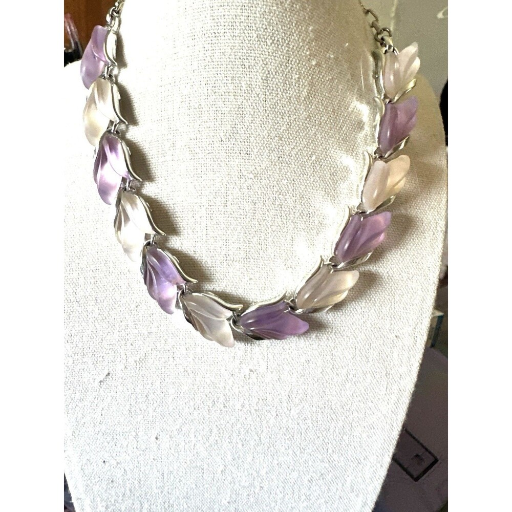 Vintage Lavender Pink Lucite Leaf Necklace Silver Tone Frosted Floral - Picture 7 of 8